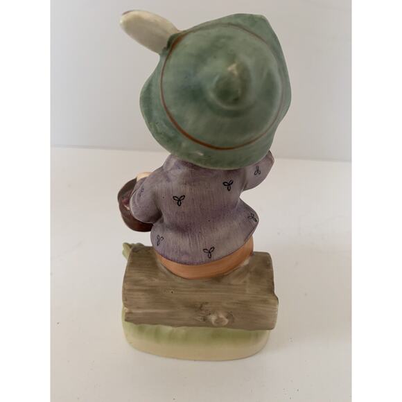 Vintage Napco Boy with Berries 6" Figurine Porcelain Napcoware Japan - Picture 5 of 9